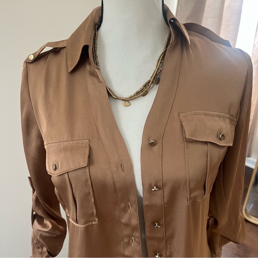 Express beige button down NWOT size xs - Picture 2 of 5